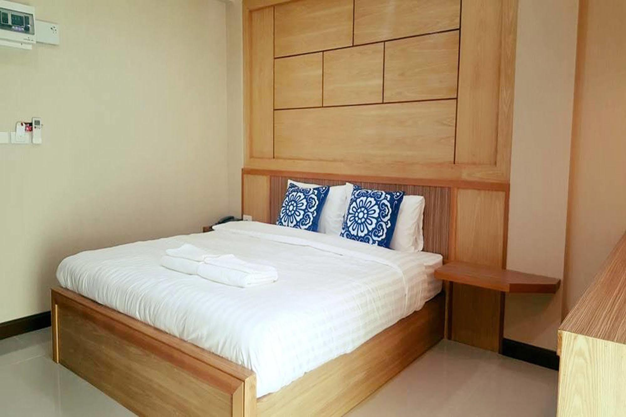 Monmuang Hotel Chiang Mai Buitenkant foto