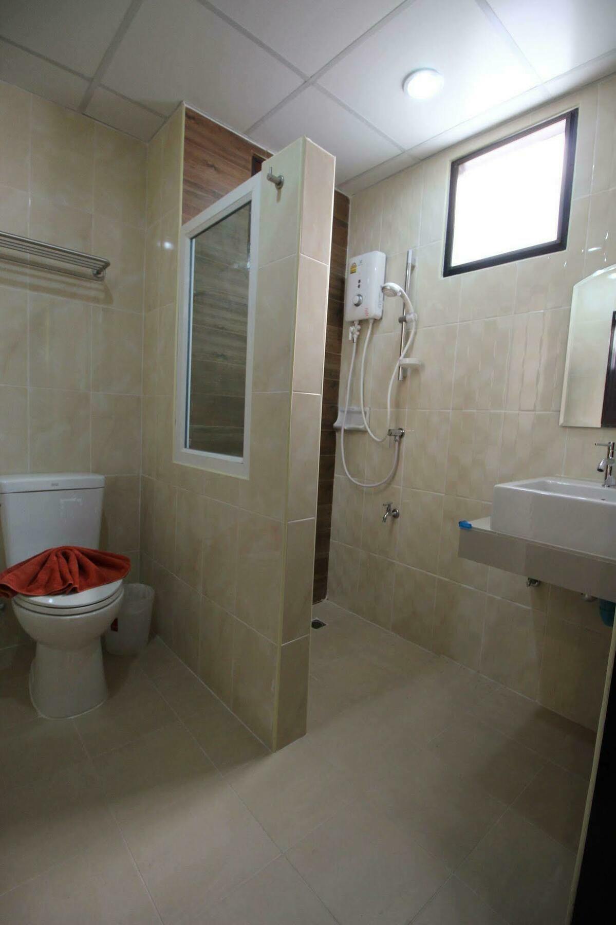 Monmuang Hotel Chiang Mai Buitenkant foto